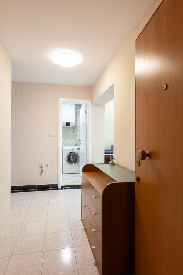 Apartment Nikola - Near Town Centre Макарска Екстериор снимка