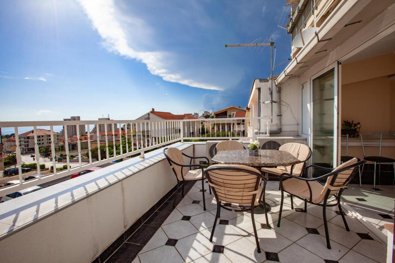 Apartment Nikola - Near Town Centre Макарска Екстериор снимка